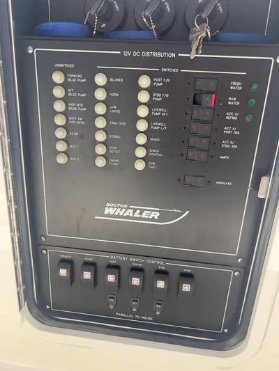 35 Realm Yacht Photos Pics 