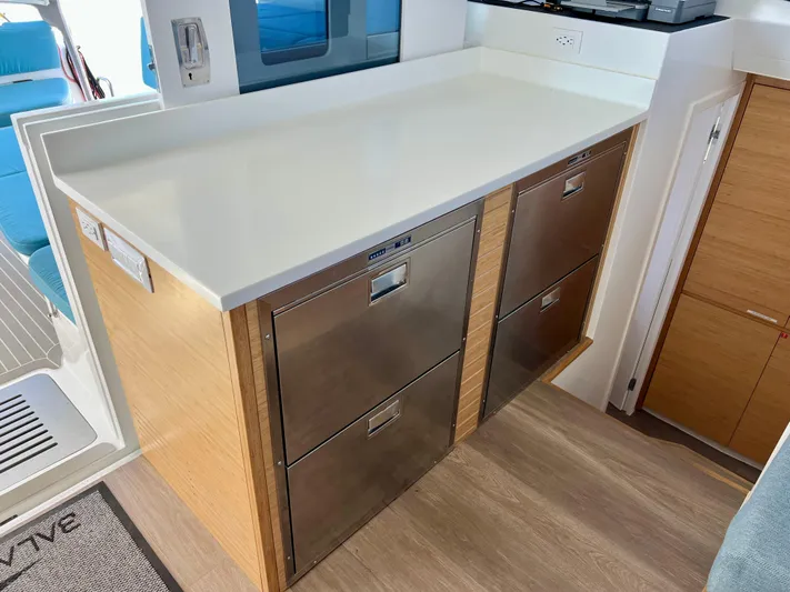 Silver Chain Yacht Photos Pics 