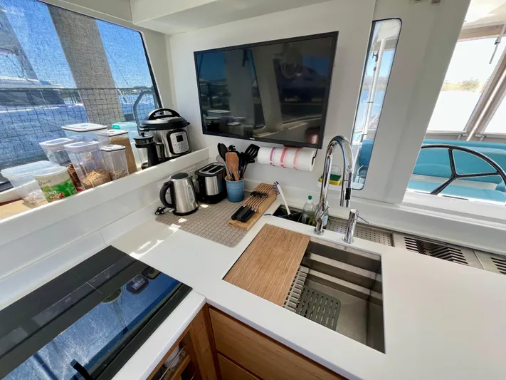 Silver Chain Yacht Photos Pics 