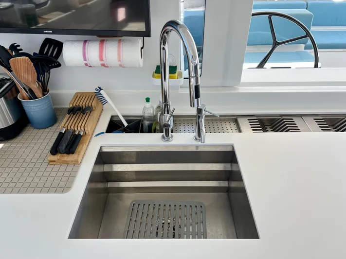 Silver Chain Yacht Photos Pics 