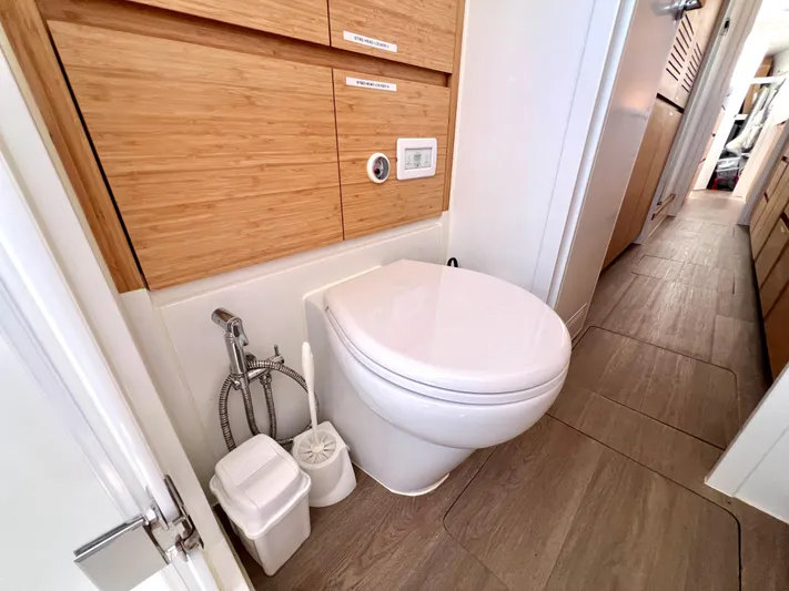 Silver Chain Yacht Photos Pics 