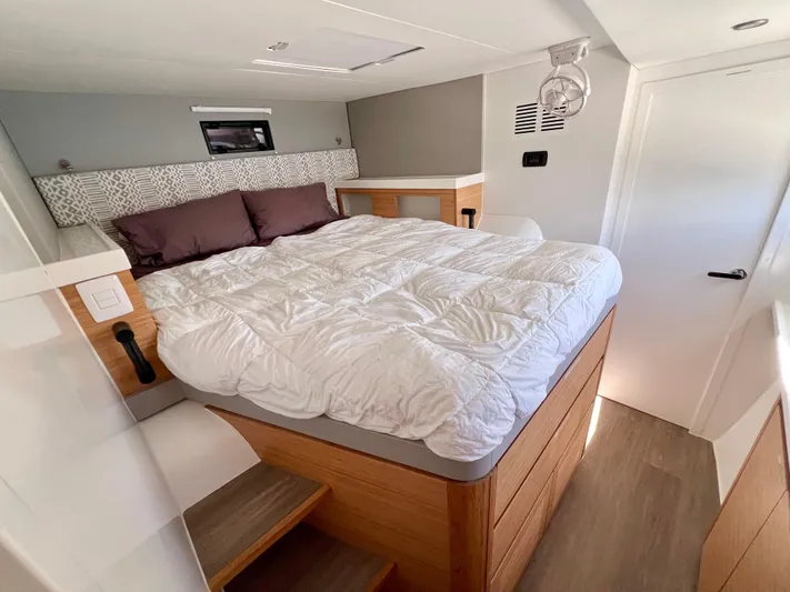 Silver Chain Yacht Photos Pics 