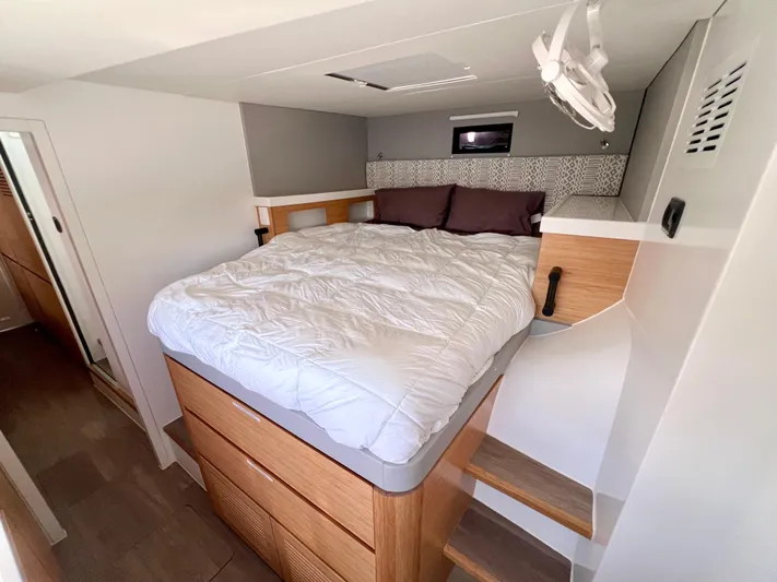 Silver Chain Yacht Photos Pics 