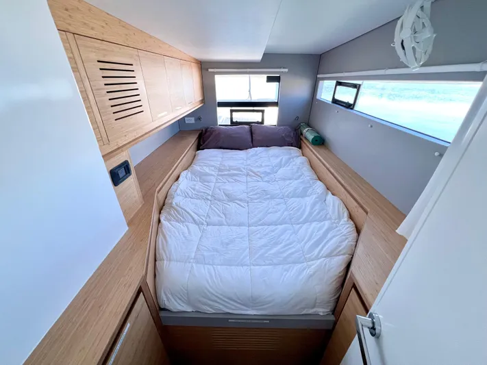 Silver Chain Yacht Photos Pics 