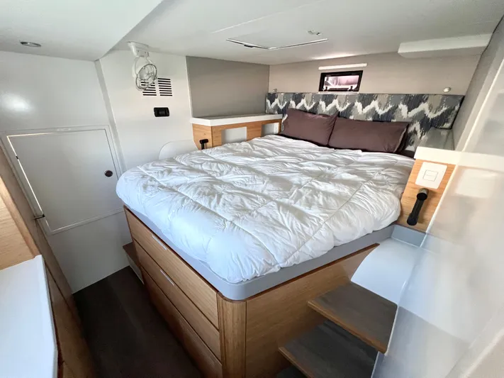 Silver Chain Yacht Photos Pics 