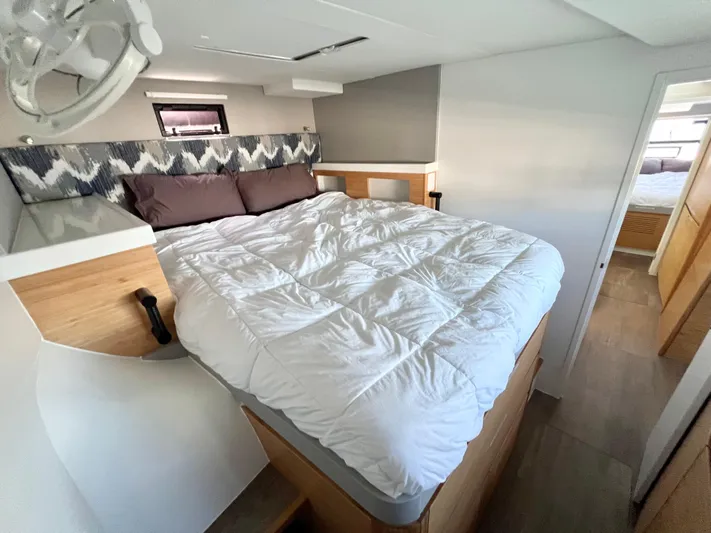 Silver Chain Yacht Photos Pics 