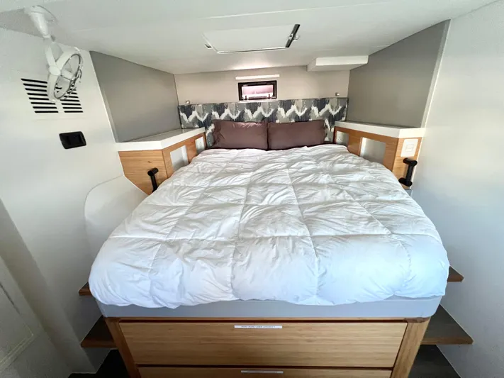 Silver Chain Yacht Photos Pics 