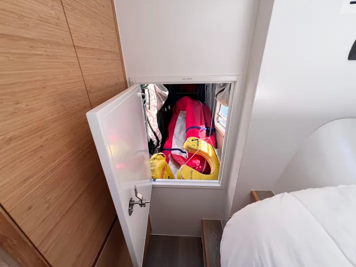 Silver Chain Yacht Photos Pics 