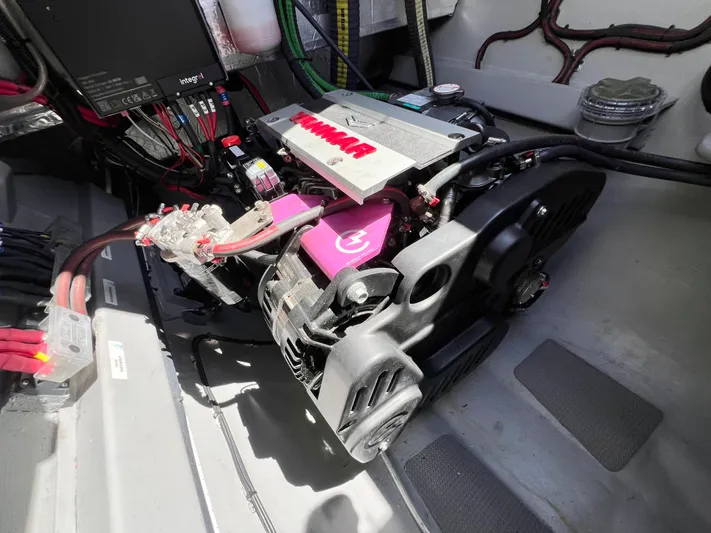 Silver Chain Yacht Photos Pics 