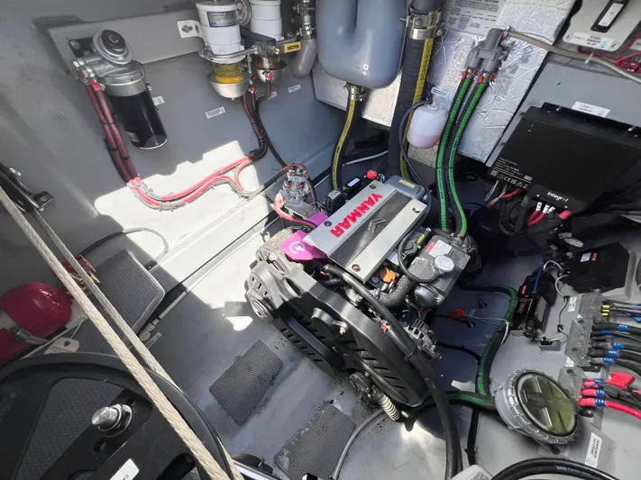 Silver Chain Yacht Photos Pics 