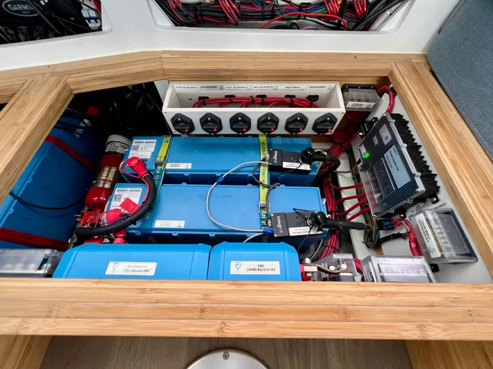 Silver Chain Yacht Photos Pics 