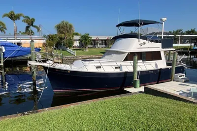 Mainship 34 Trawler
