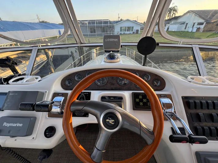 Honey Badger Yacht Photos Pics 1996 Sea Ray 400 Flybridge Helm