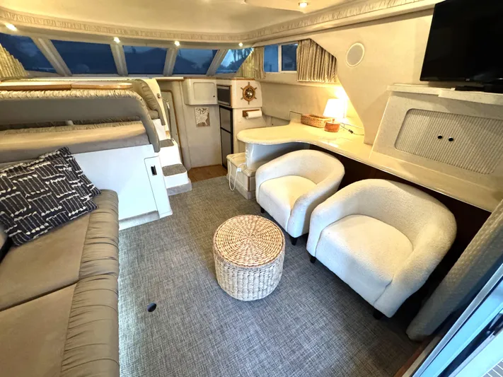 Honey Badger Yacht Photos Pics 1996 Sea Ray 400 Salon Starboard