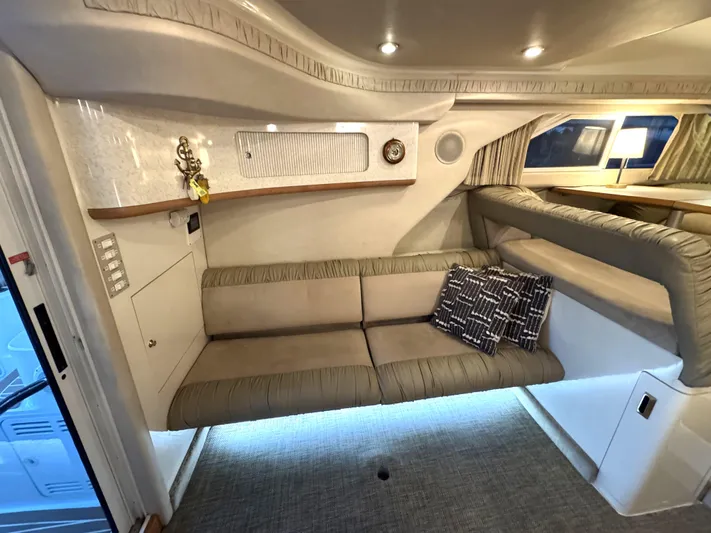 Honey Badger Yacht Photos Pics 1996 Sea Ray 400 Salon Port