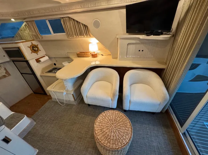 Honey Badger Yacht Photos Pics 1996 Sea Ray 400 Salon Starboard