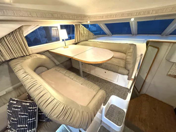 Honey Badger Yacht Photos Pics 1996 Sea Ray 400 Dinette