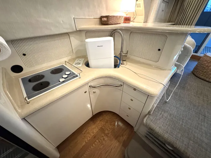 Honey Badger Yacht Photos Pics 1996 Sea Ray 400 Galley