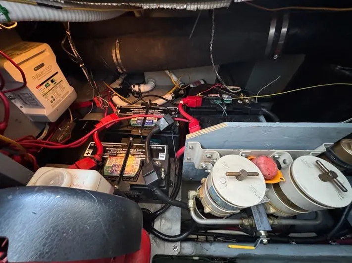 Honey Badger Yacht Photos Pics 1996 Sea Ray 400 Engine Room