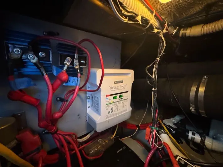 Honey Badger Yacht Photos Pics 1996 Sea Ray 400 Engine Room