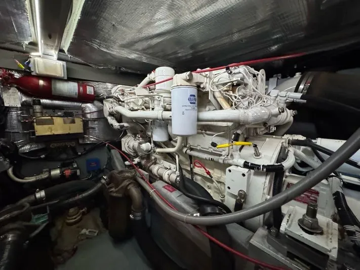 Honey Badger Yacht Photos Pics 1996 Sea Ray 400 Engine Room