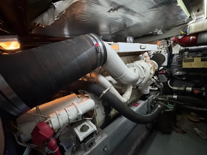 Honey Badger Yacht Photos Pics 1996 Sea Ray 400 Engine Room