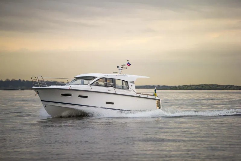 Timbermaiden Yacht Photos Pics 