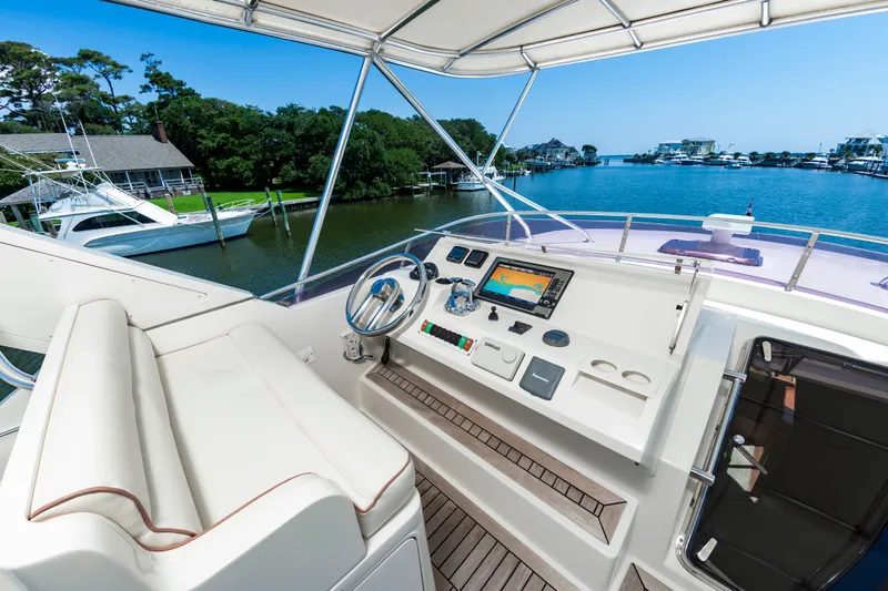 Outlander Yacht Photos Pics 