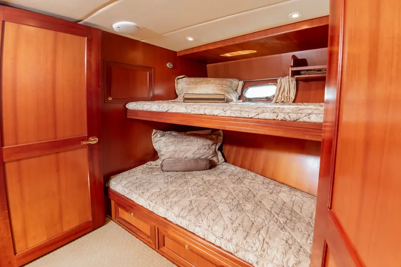 Outlander Yacht Photos Pics 