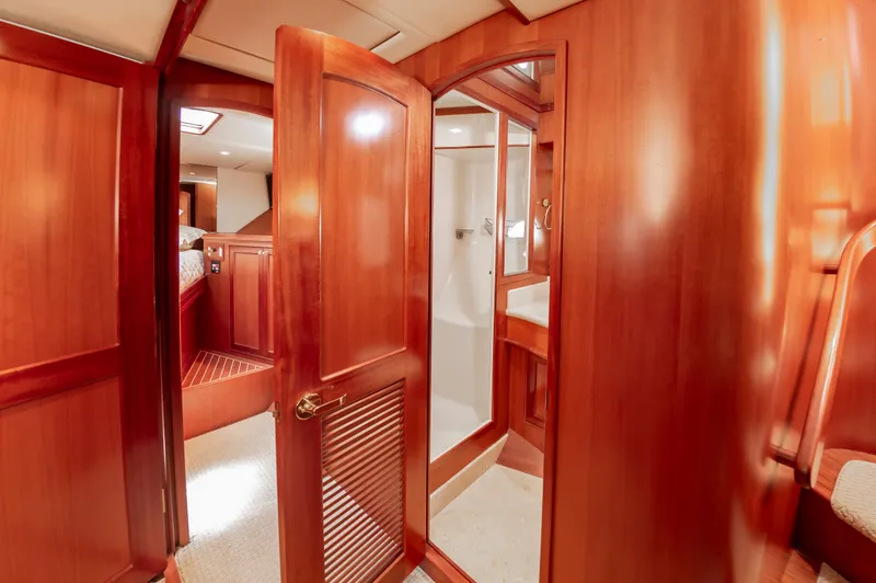 Outlander Yacht Photos Pics 