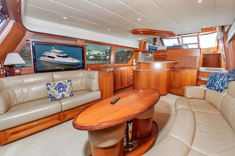 Outlander Yacht Photos Pics 