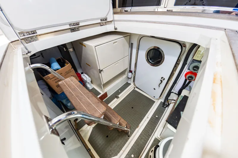 Outlander Yacht Photos Pics 