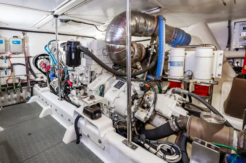 Outlander Yacht Photos Pics 