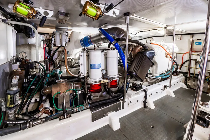 Outlander Yacht Photos Pics 