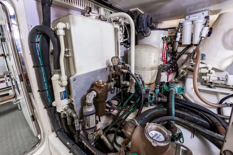 Outlander Yacht Photos Pics 