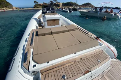2020 Renier R8 inboard