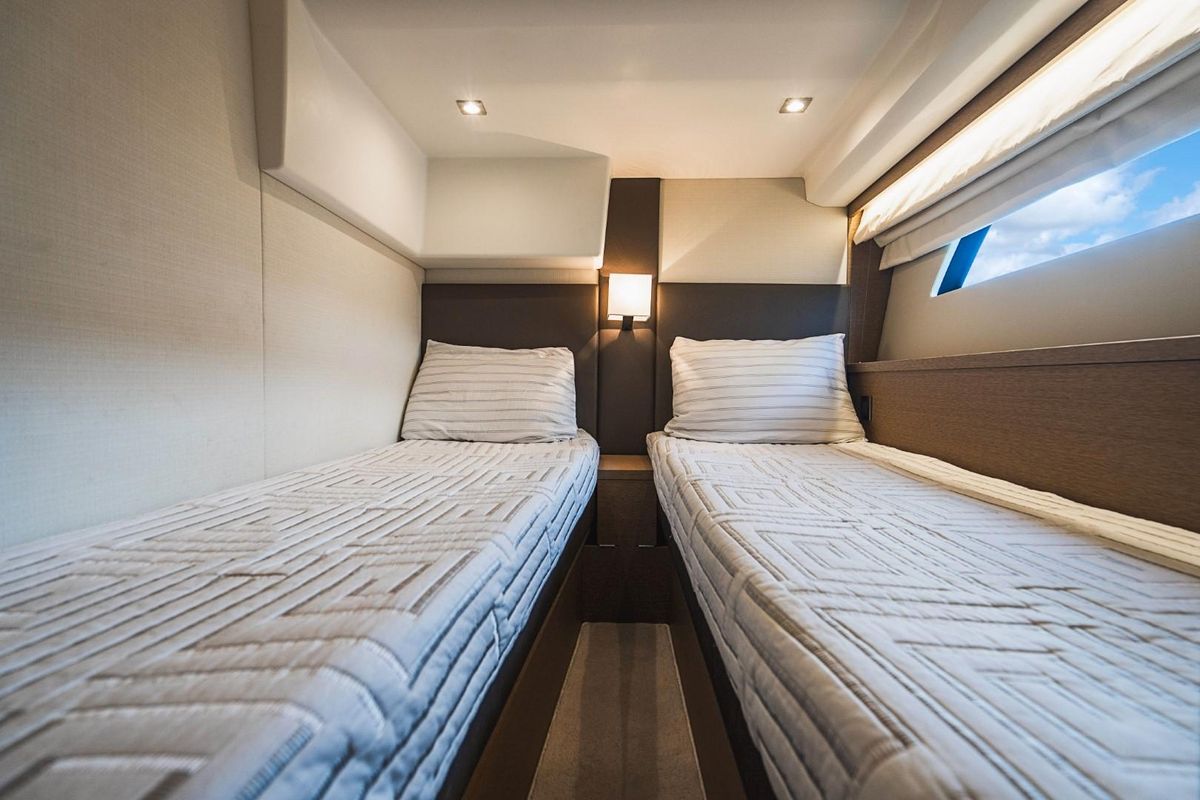 2018 Prestige 50 