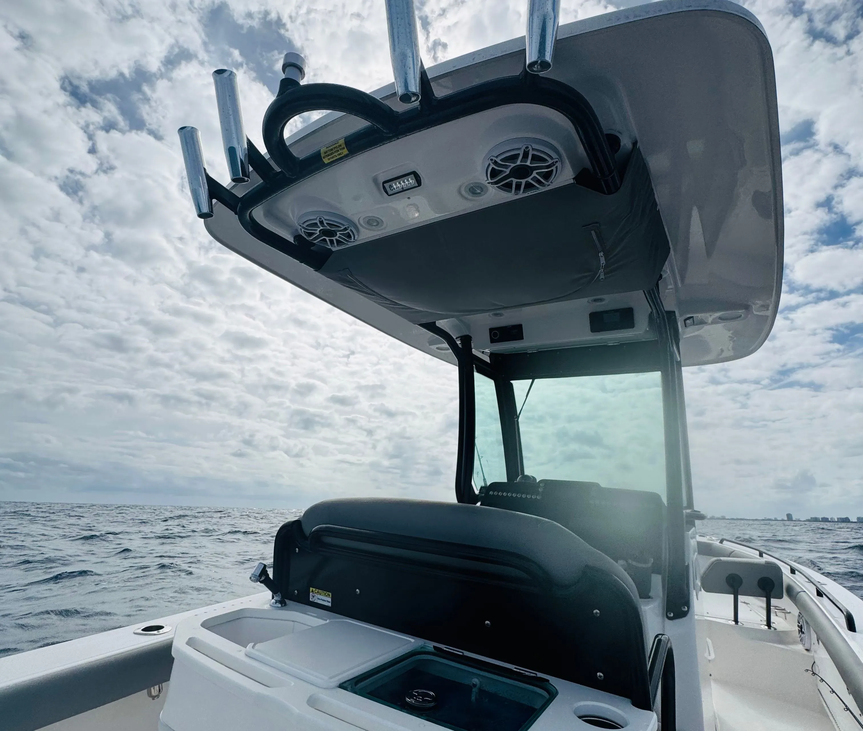 2024 EVERGLADES 273 CC - Image 6