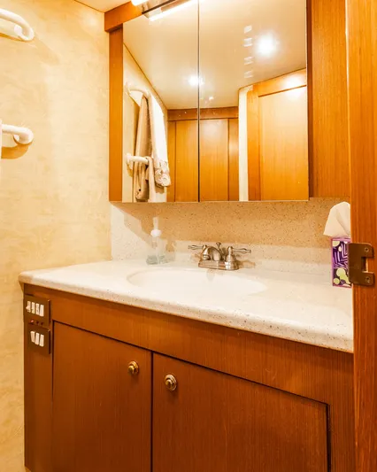 Reelaxation Yacht Photos Pics 