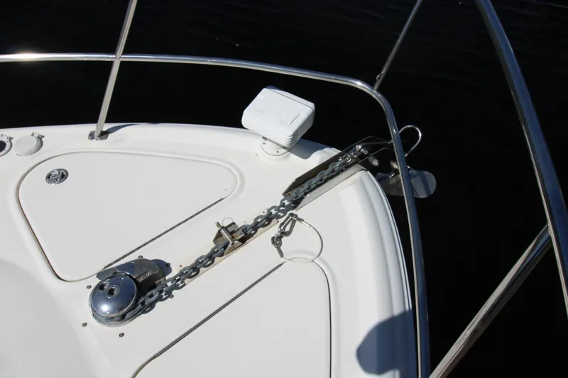 Rowdy Rio Yacht Photos Pics 2008 Sea Ray 44 Sundancer bow with anchor chain and railing.