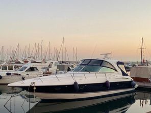 Cruisers Yachts 400 Express