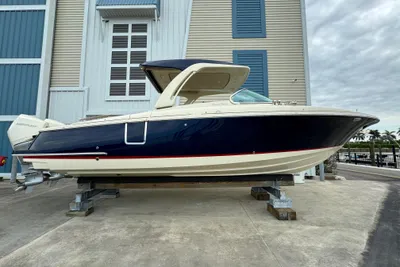Chris-Craft Launch 31 GT