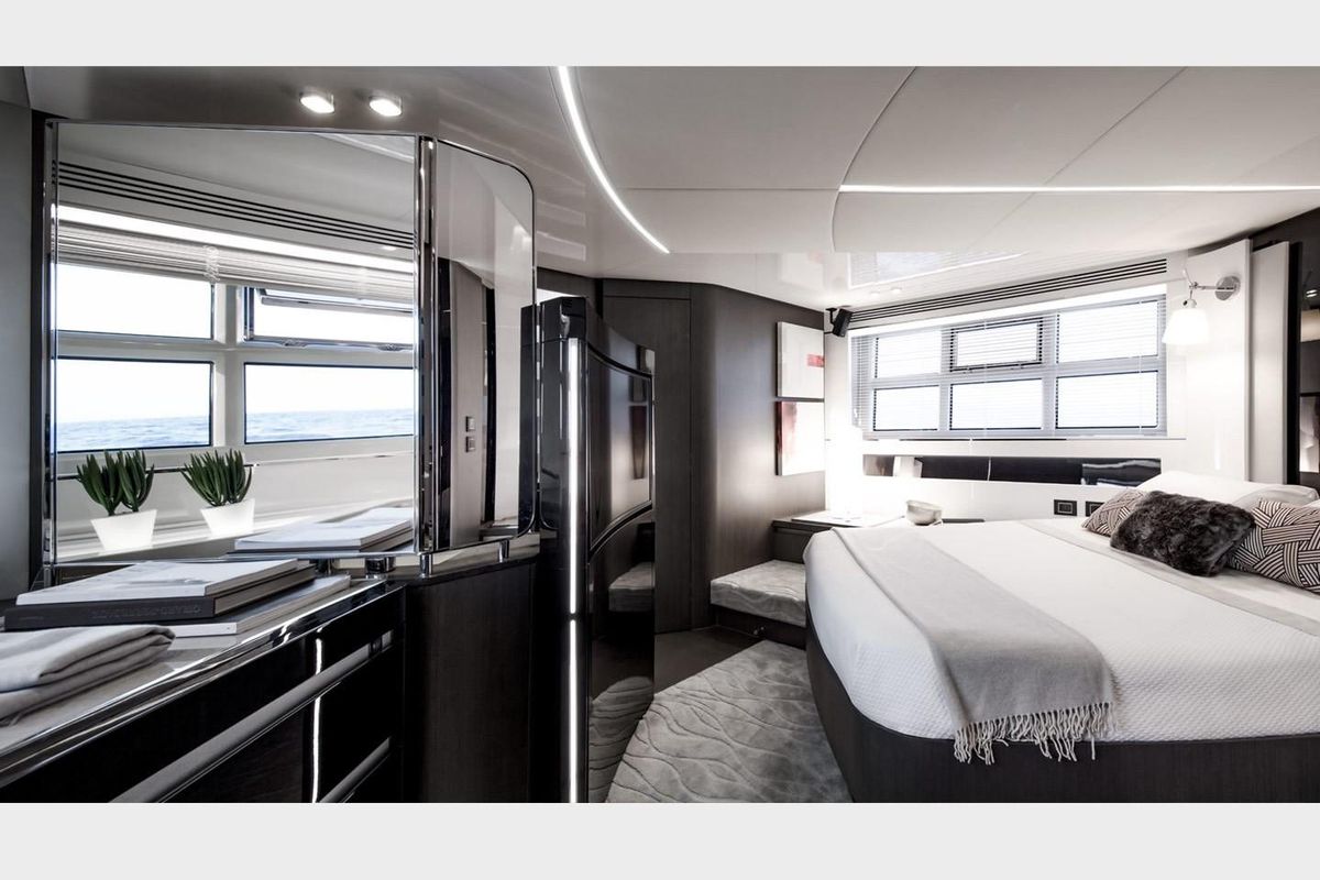 2021 Azimut 70 