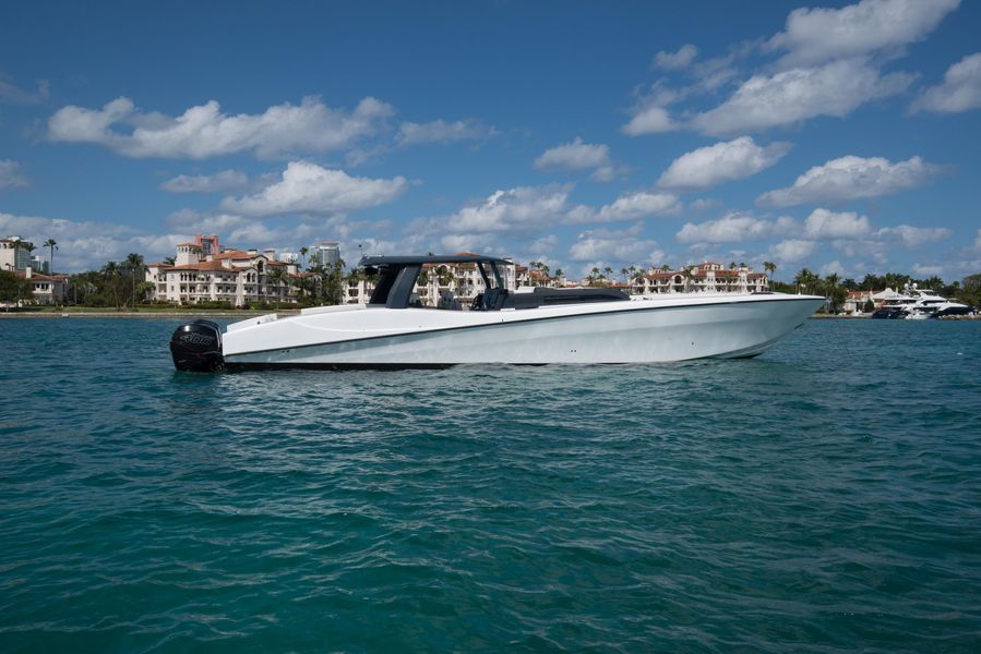2021 Custom CSR Powerboats V53