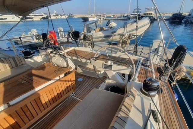 2013 Jeanneau 58 