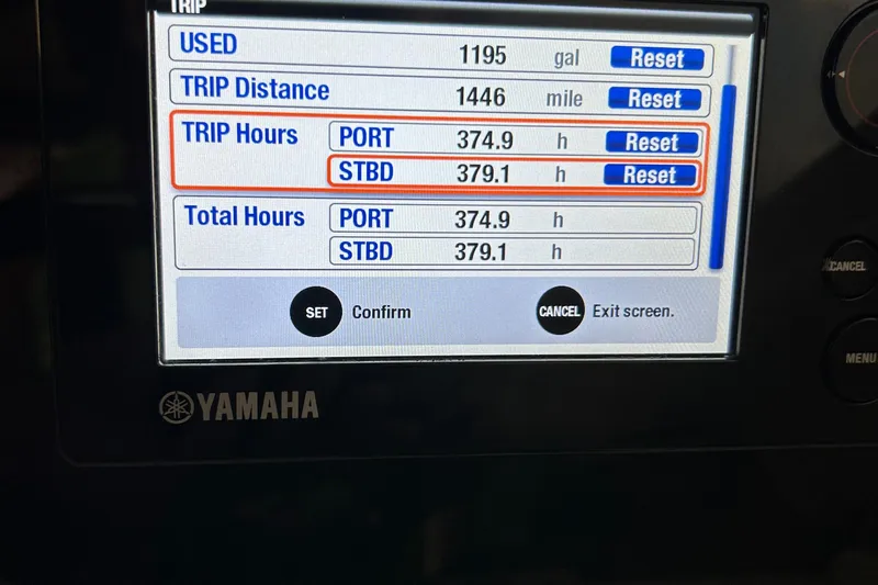  Yacht Photos Pics Yamaha display showing trip data for Sailfish 325 DC, 2016 model.
