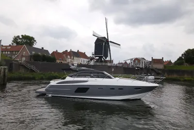 2015 Princess V48