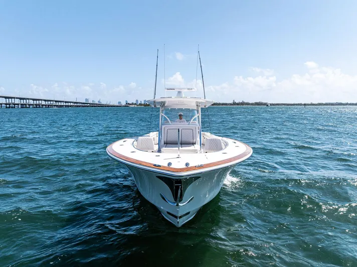 Engine Warranty X Seakeeper Yacht Photos Pics 2021 Valhalla Boatworks V-41 on open water, clear sky background.