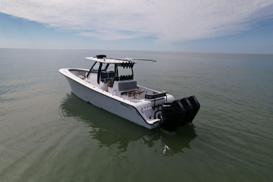 2024 Front Runner 36 Center Console