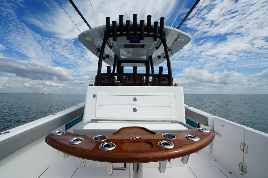 2024 Front Runner 36 Center Console